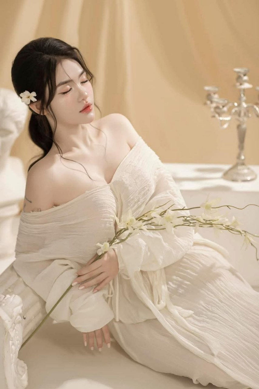 Vừa đút củ khoải vào làm tình vài phút đã ra